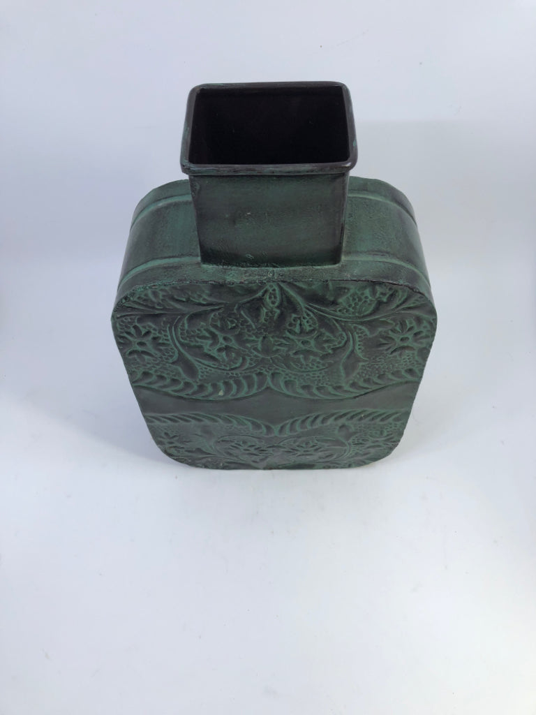 GREEN RUSTIC TIN VASE W/FLORAL DESIGN.