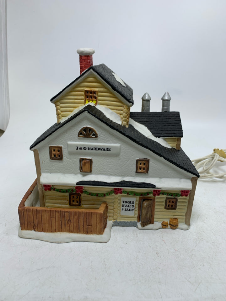 LEMAX DICKENSVALE J&G HARDWARE STORE PORCELAIN LIGHTED VILLAGE.