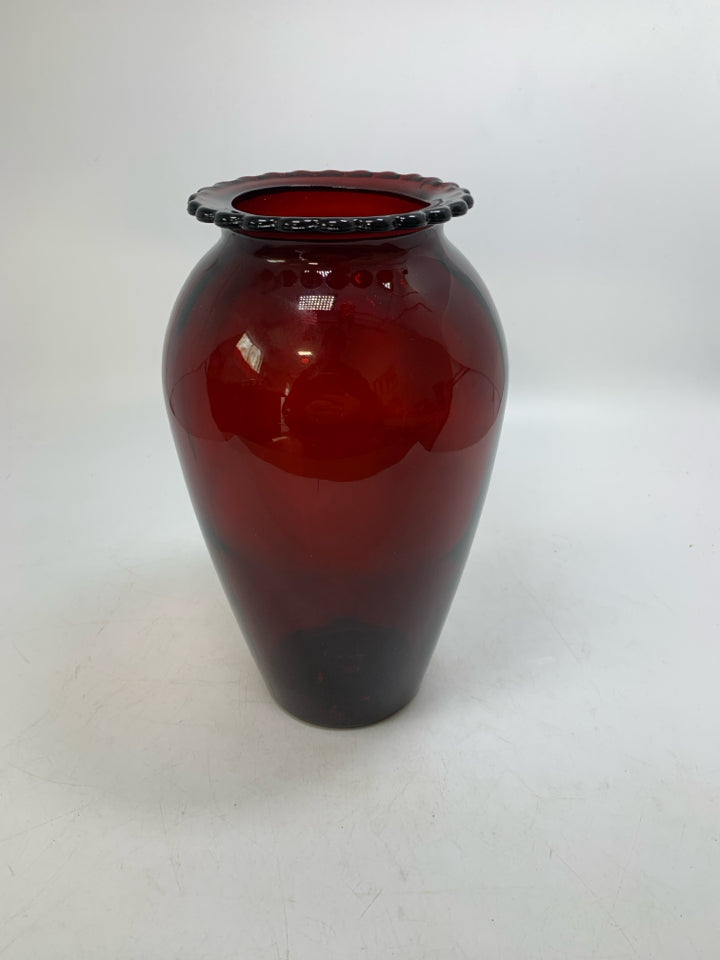 RUBY RED VASE W/ SHORT NECK & SCALLOP EDGE.