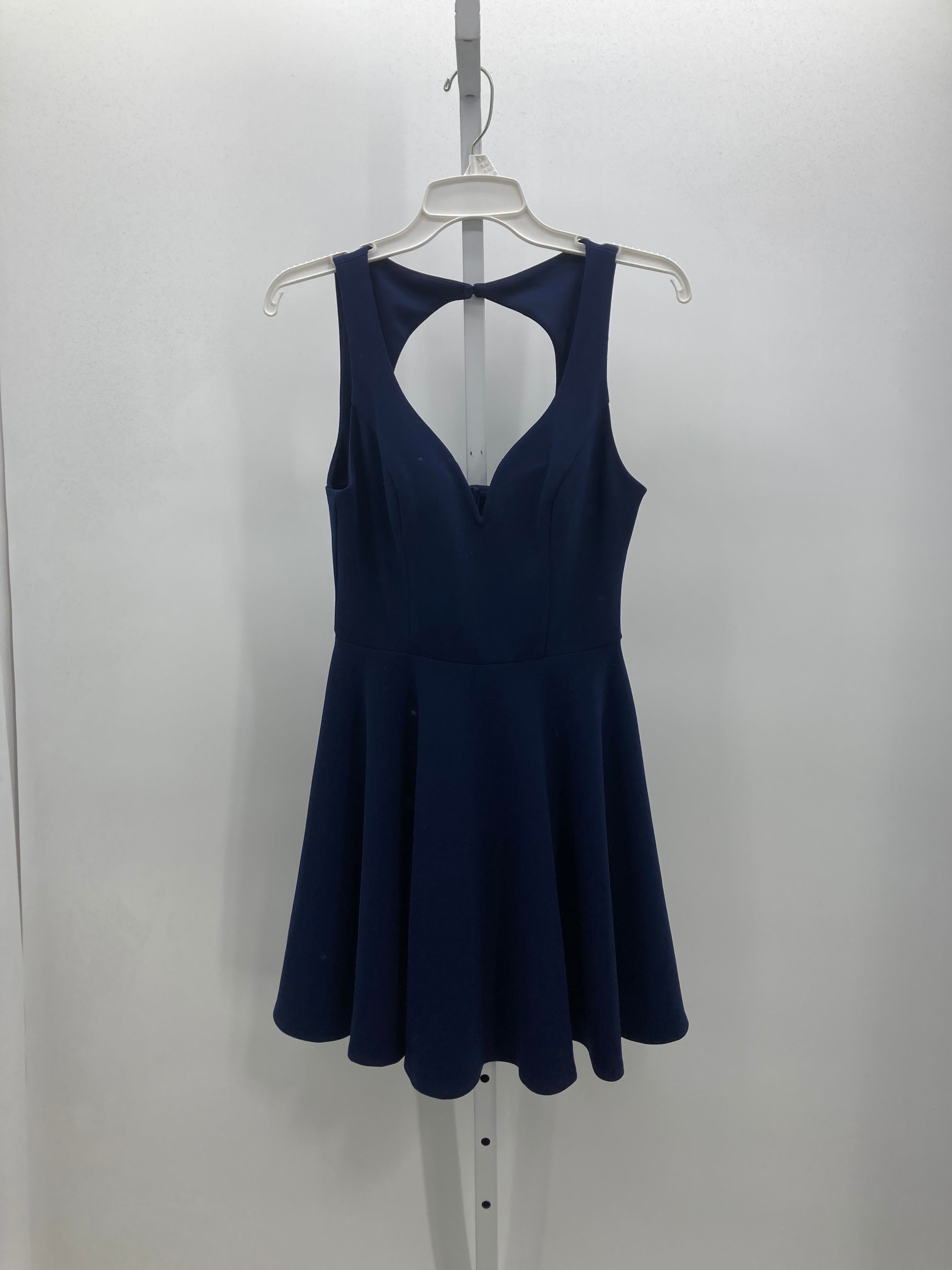 B. Darlin Size 5/6 Juniors Sleeveless Dress