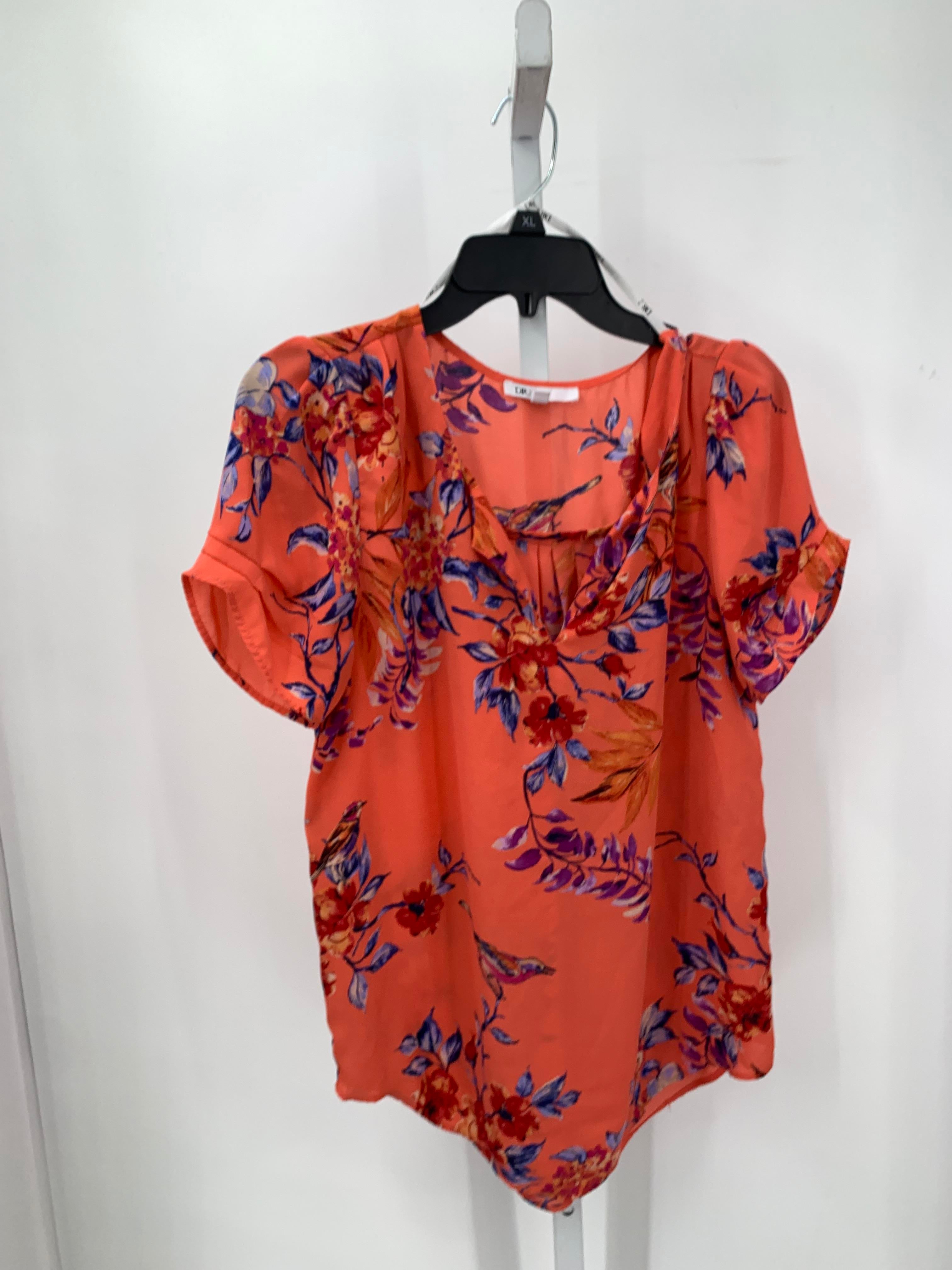 Size Medium Misses Short Sleeve Shirt