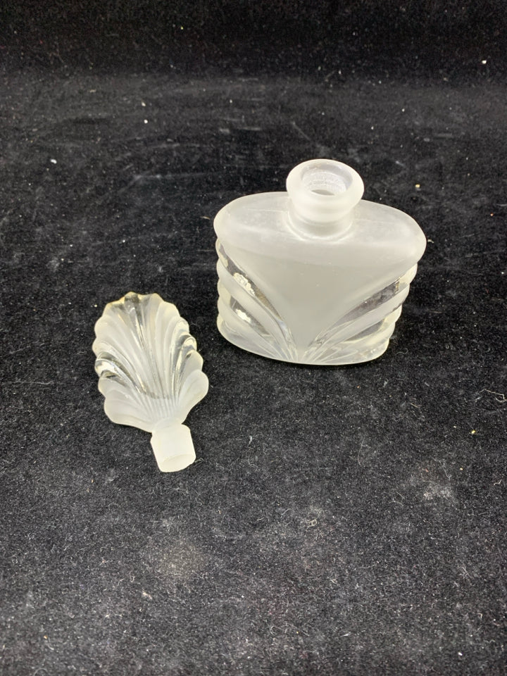 VTG FROSTED GLASS PERFUME BOTTLE.