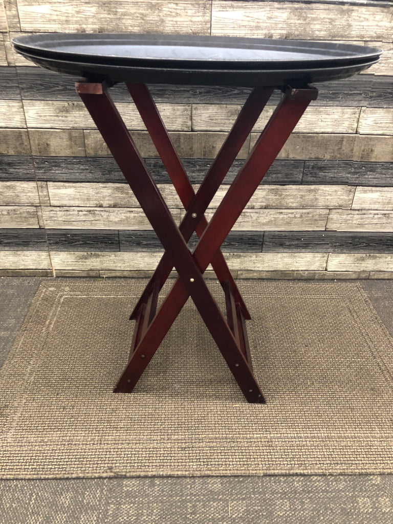2 NEW STAR FOOD SERVICE TRAYS + DRK WOOD STAND.