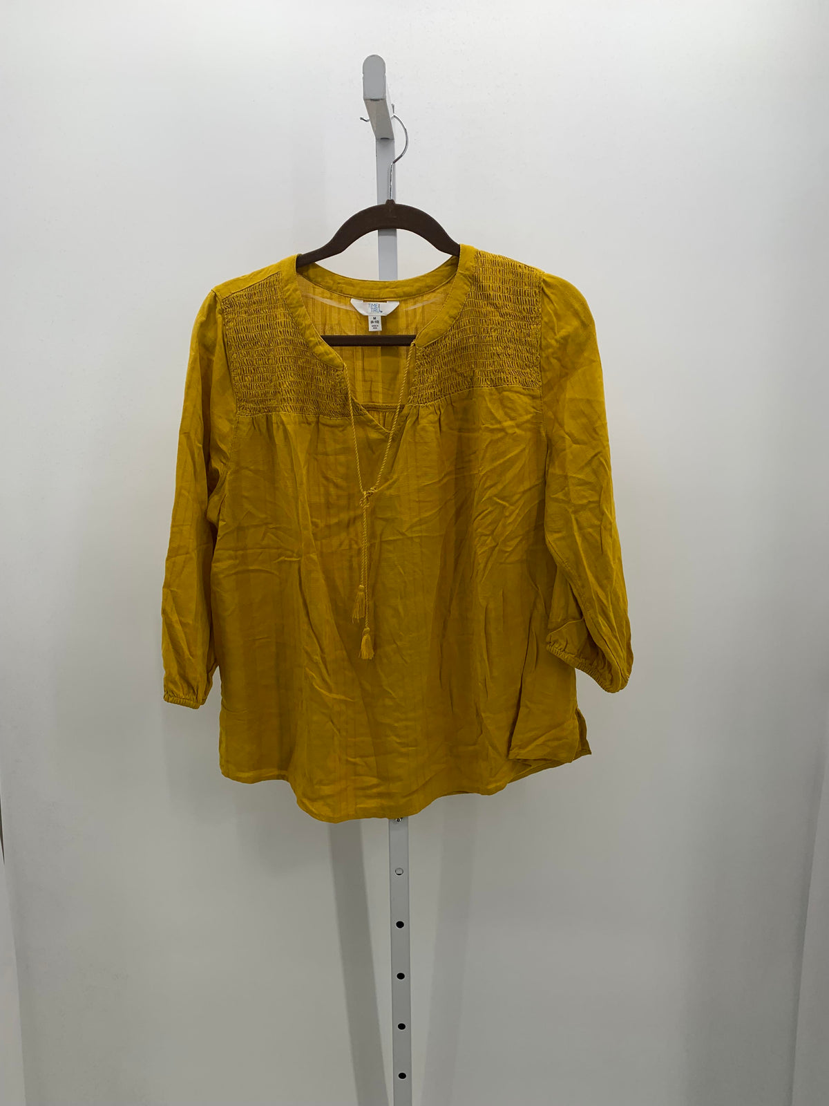 Time and Tru Size Medium Misses 3/4 Sleeve Shirt