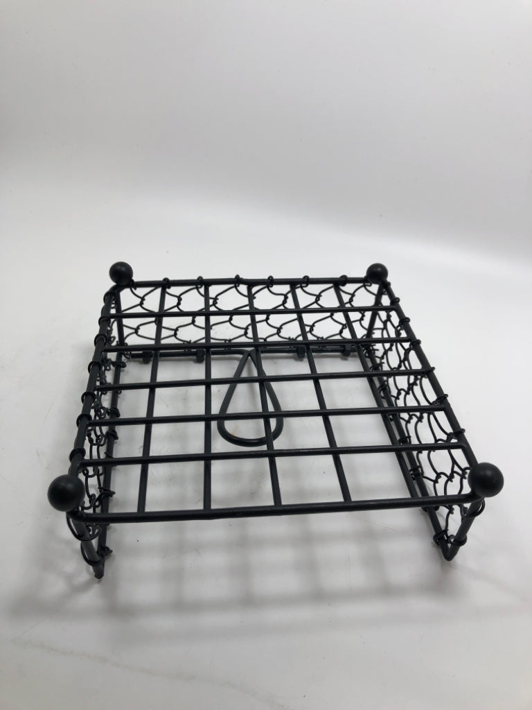 BLACK METAL NAPKIN HOLDER.