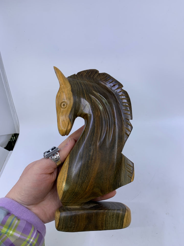 WOOD CARVED 2 TONED HORSE HEAD.