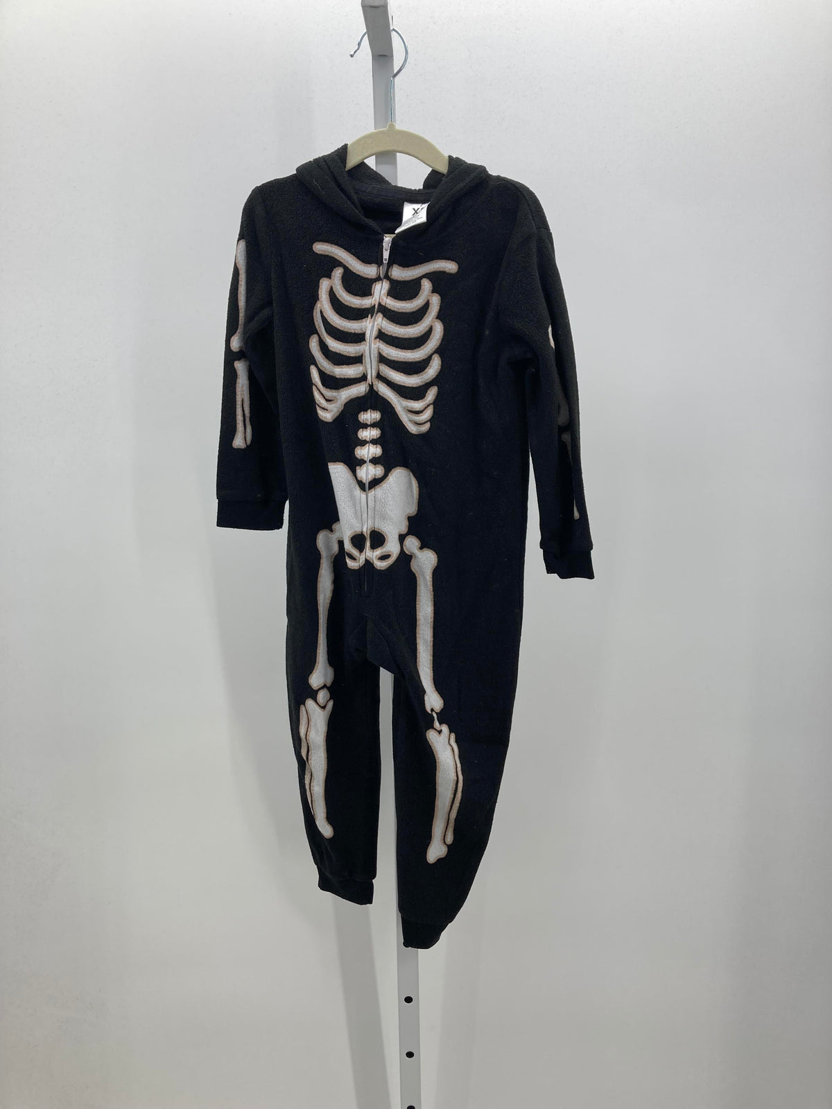 HOODED SLEEPER SKELETON.