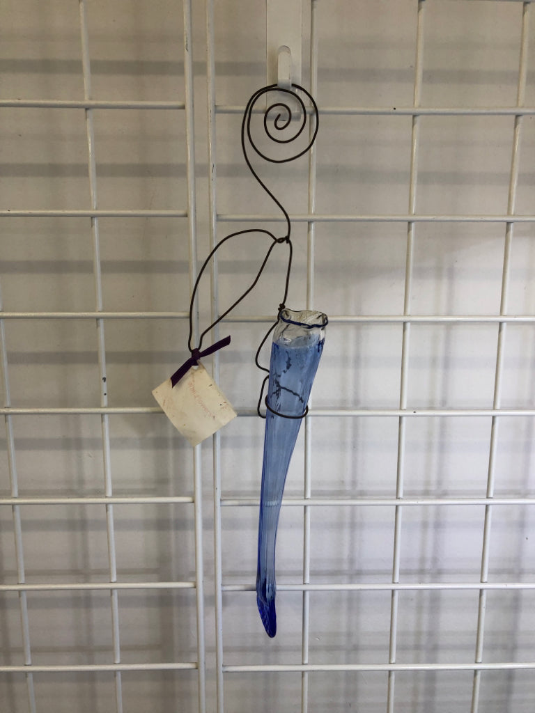 BLOWN GLASS BUD VASE WALL HANGING.