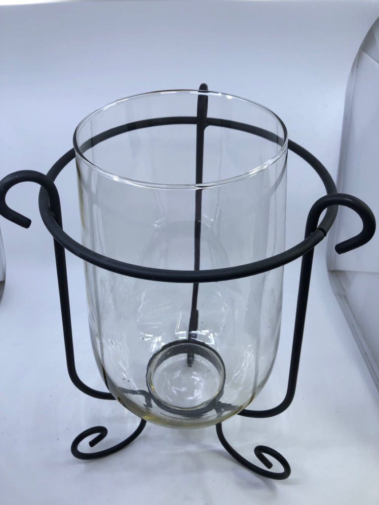 METAL AMBER COATED GLASS CANDLE HURRICANE IN STAND.