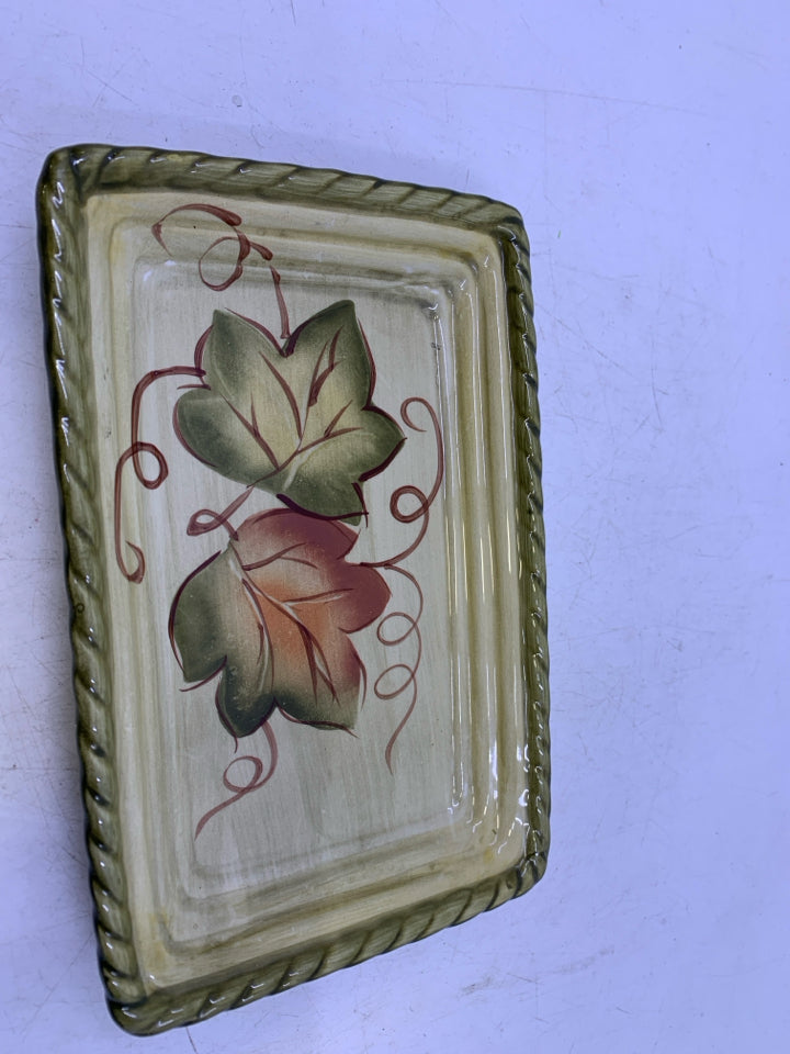 LEAVES + GRAPES SALT & PEPPER ON TRAY