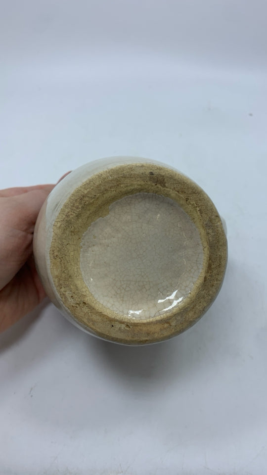 BROWN/TAN PITCHER JUG.