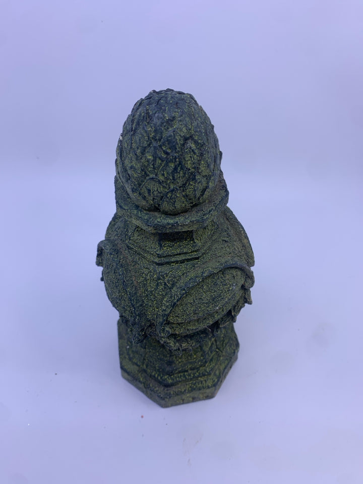 RUSTIC GREEN FINIAL SHELF DECOR.