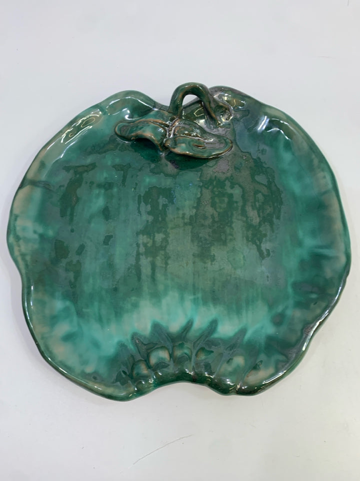 VTG TERRA ROSE GREEN APPLE PLATE.
