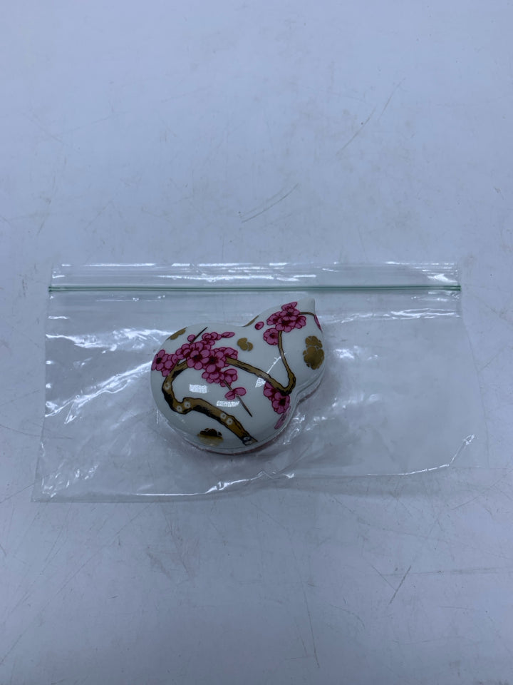 TINY JAPANESE TEA CEREMONY PLUM BLOSSOM FLOWER BOX IN BAG.