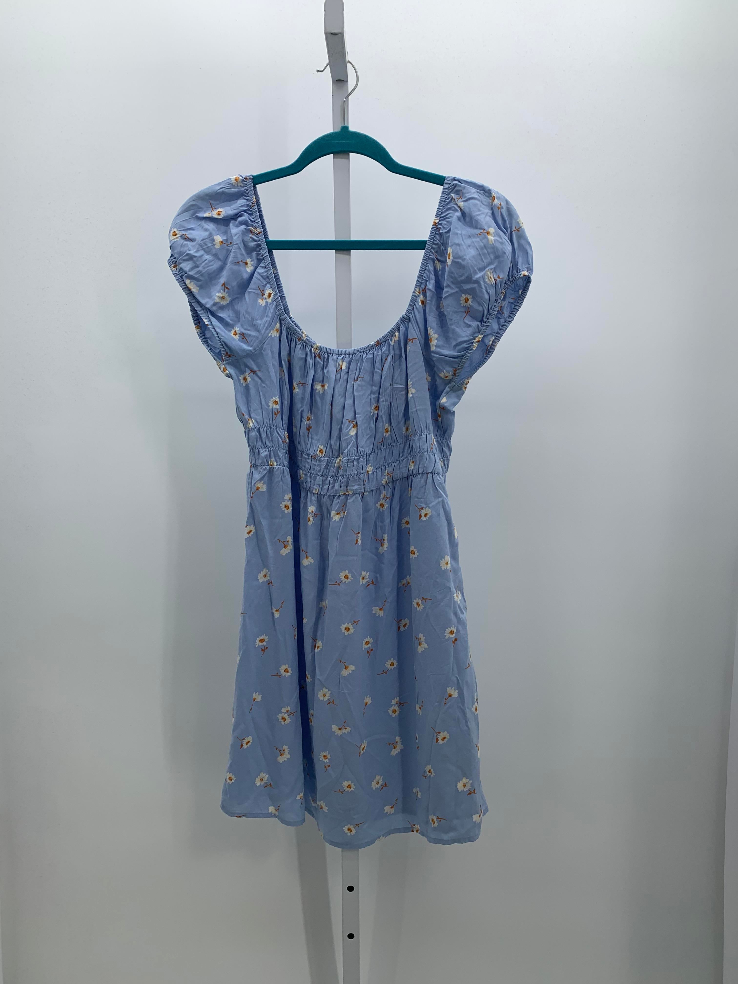 Billabong Size Large Juniors Short Sleeve Dress
