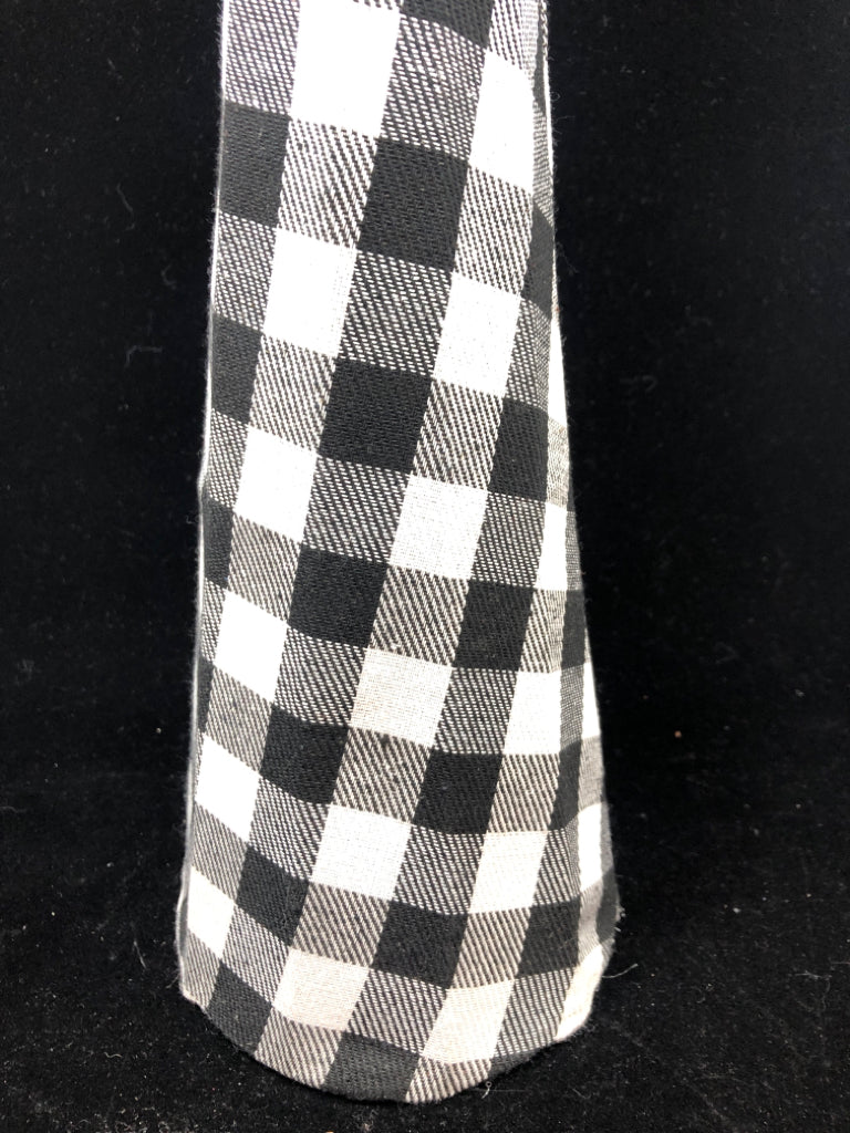B&W PLAID FABRIC TREE.