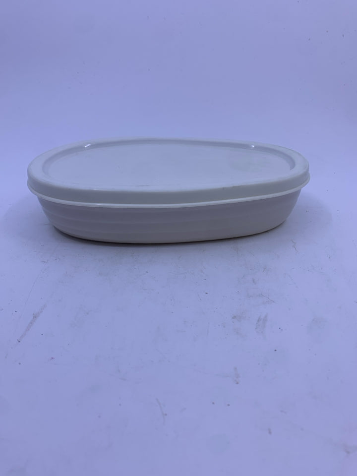 2 OVAL APPLE PATTERN BAKERS 7.