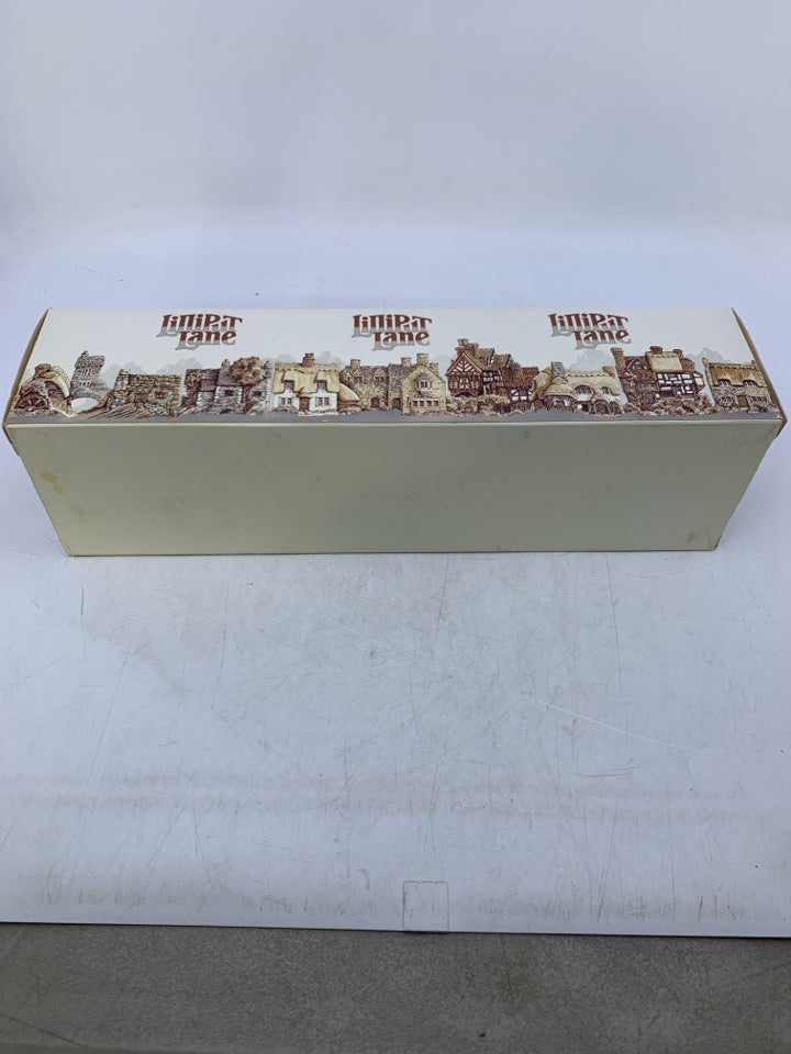 IN BOX 3 MINI LILLIPUT LANE COTTAGES.