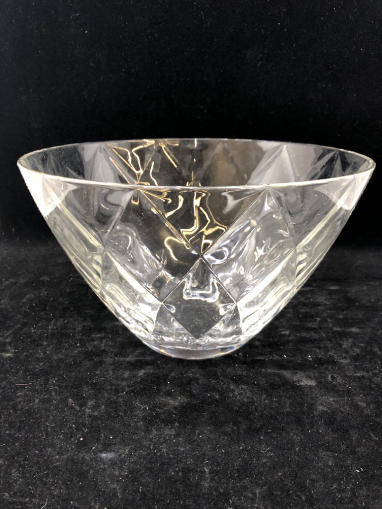 GLASS SERVING BOWL W/EMBOSSED DIAMOND SHAPES ALTER.
