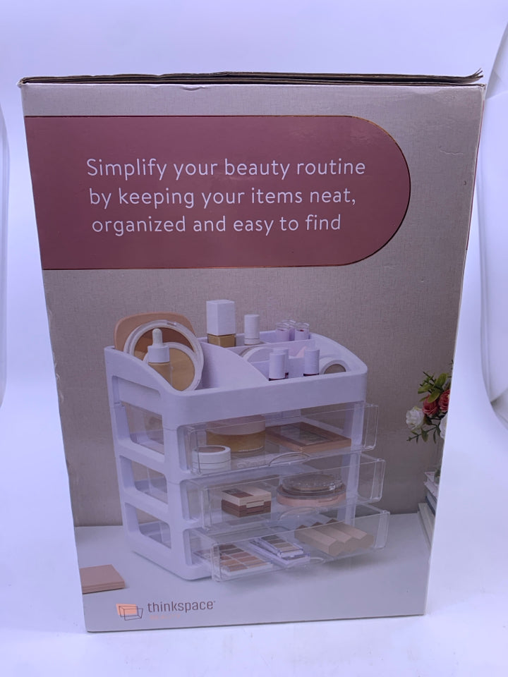 NIB BEAUTY ORGANIZER.