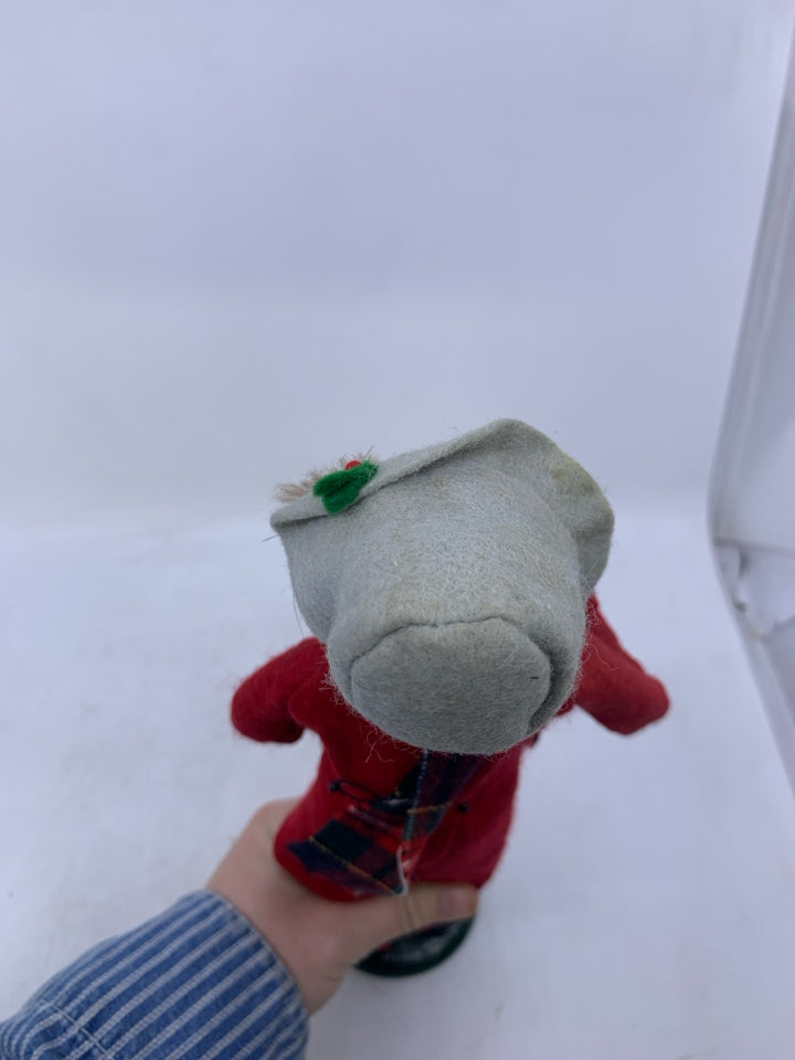 1986 BYERS' CHOICE MAN WITH MUSIC.