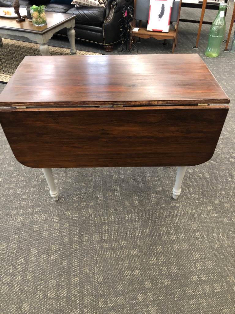CHERRY WOOD TOP GREY PAINTED DROP LEAF TABLE.