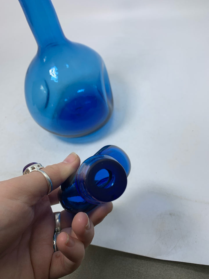 BLOWN BLUE GLASS DECANTER W/ CIRCLE STOPPER.
