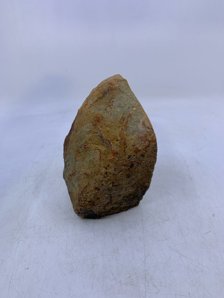 HEAVY ROCK/CRYSTAL W/ ORANGE CENTER.