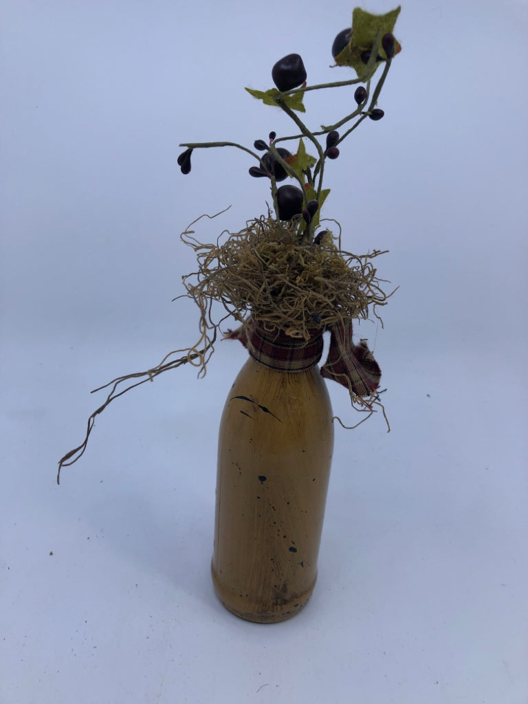 TAN W STAR PRIMITIVE BOTTLE W FAUX BERRIES.