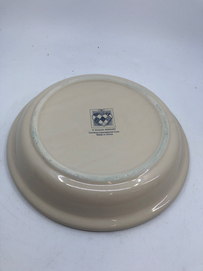 VTG TAN STRAWBERRIES PIE PLATE.