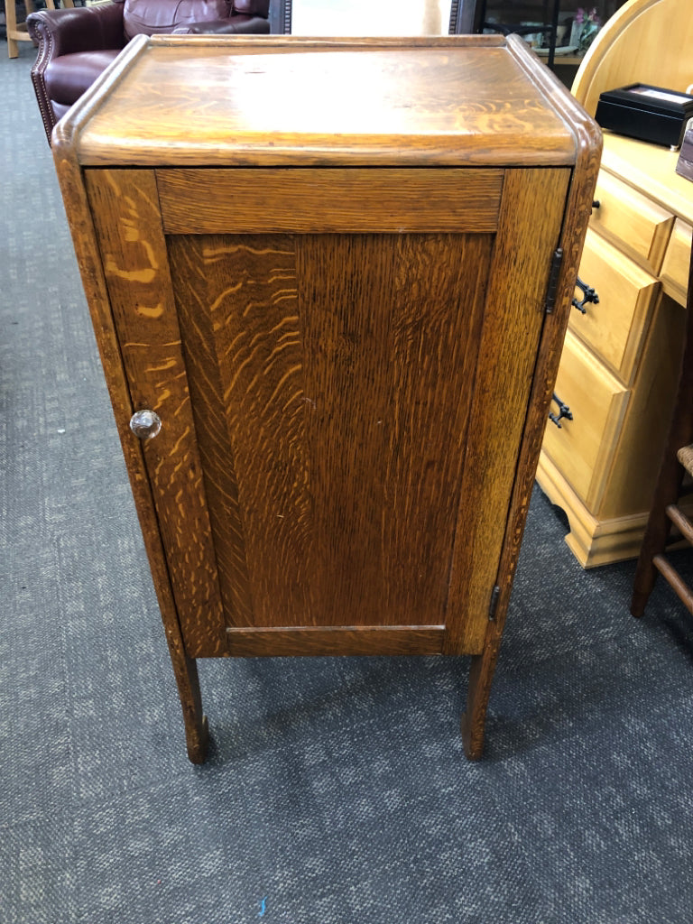 VTG WOOD PAPER/ VINYL FILE CABINET 6 SLOT.