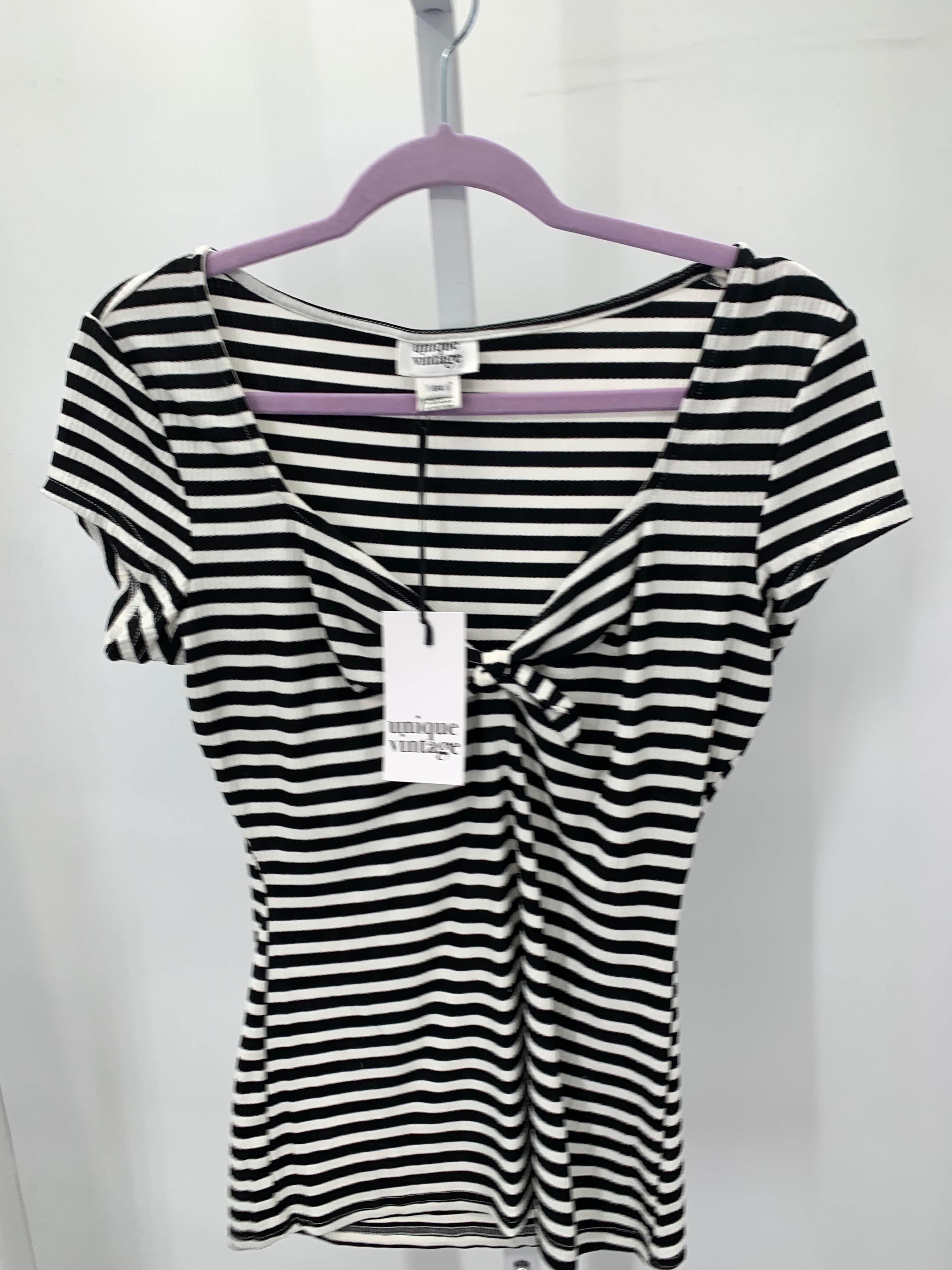 Size Small Misses Short Sleeve Shirt