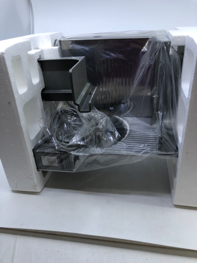 NIB PREMIUM ELECTRIC FOOD SLICER.