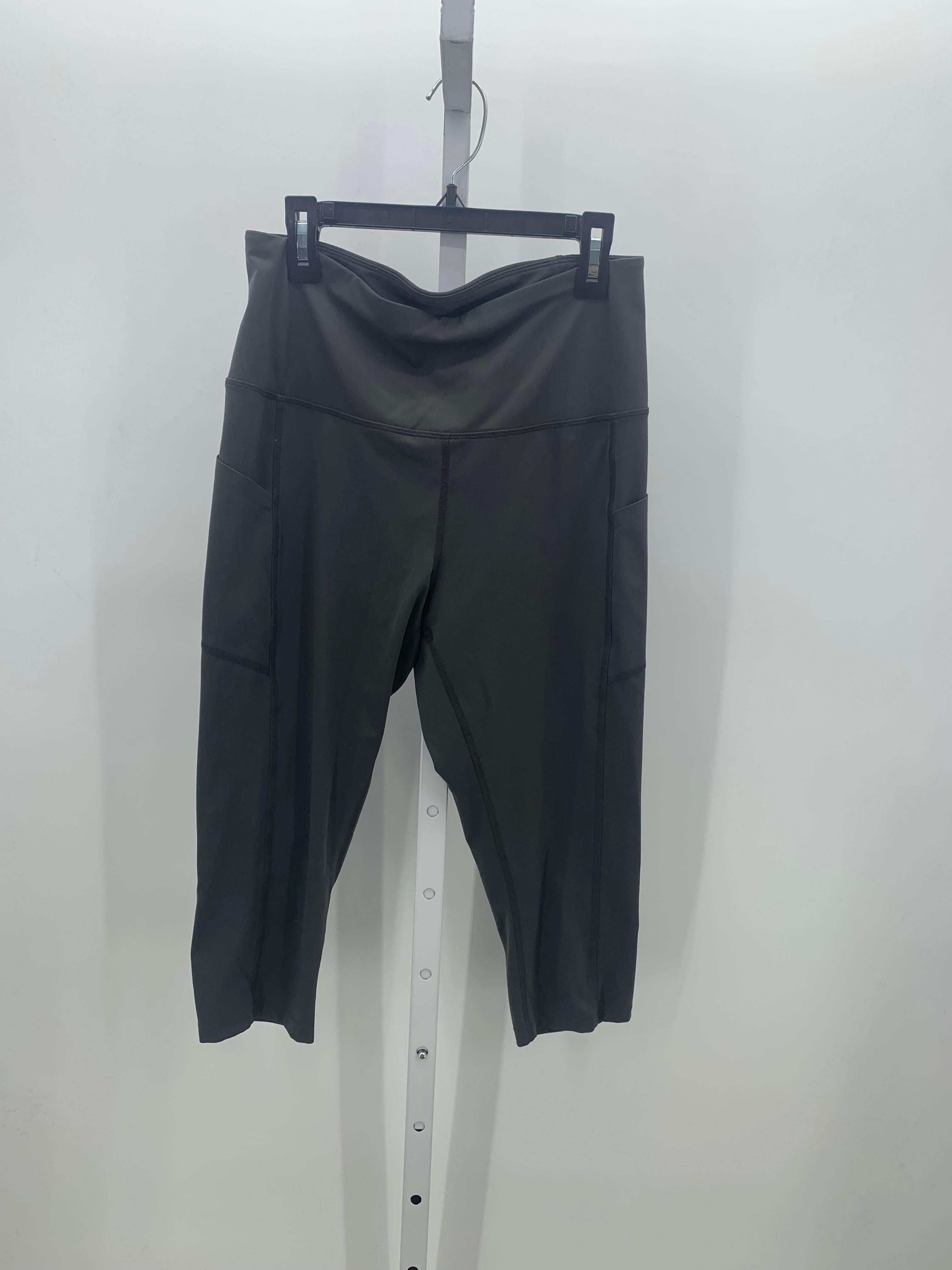 MPG Size Medium Misses Capri Pants