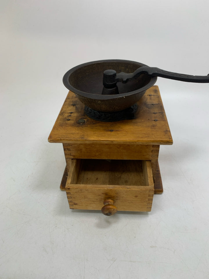 VTG RUSTIC COFFEE GRINDER WOOD/ METAL.