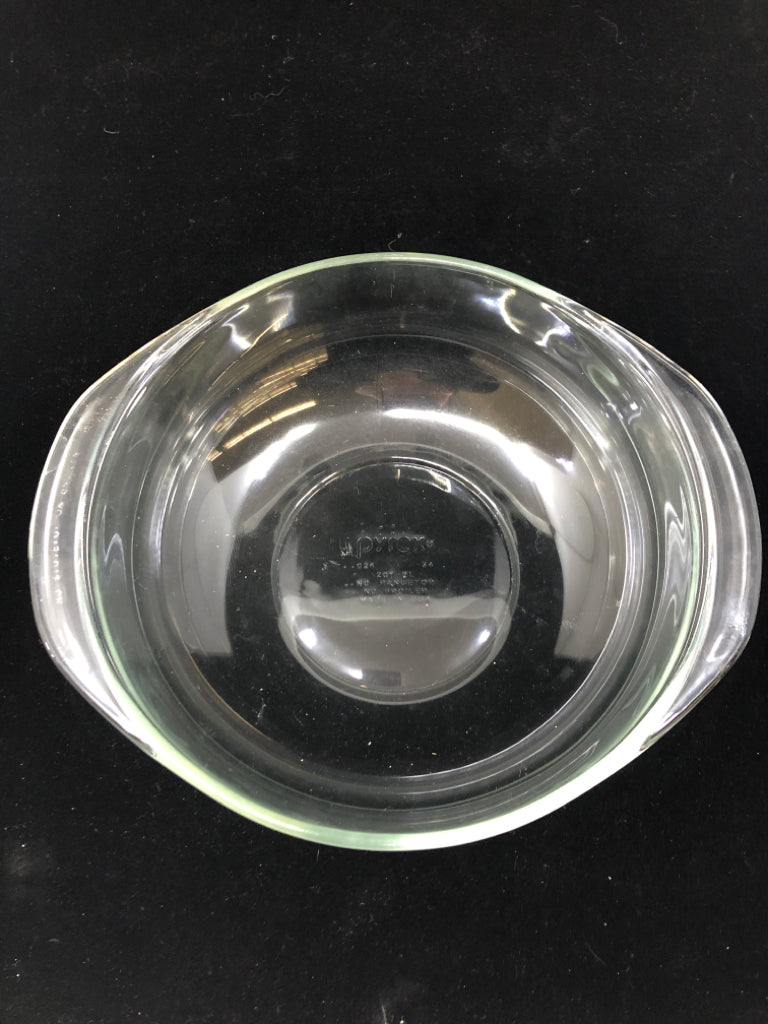 ROUND PYREX CLEAR GLASS MIXING BOWL W/HANDLES.