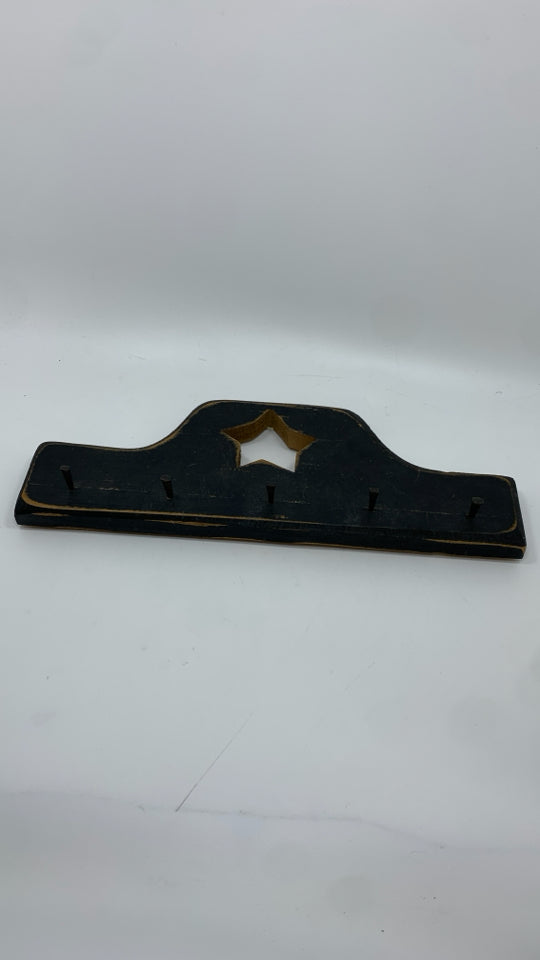 STAR CUTOUT PRIMITIVE WOOD KEY HOOK.