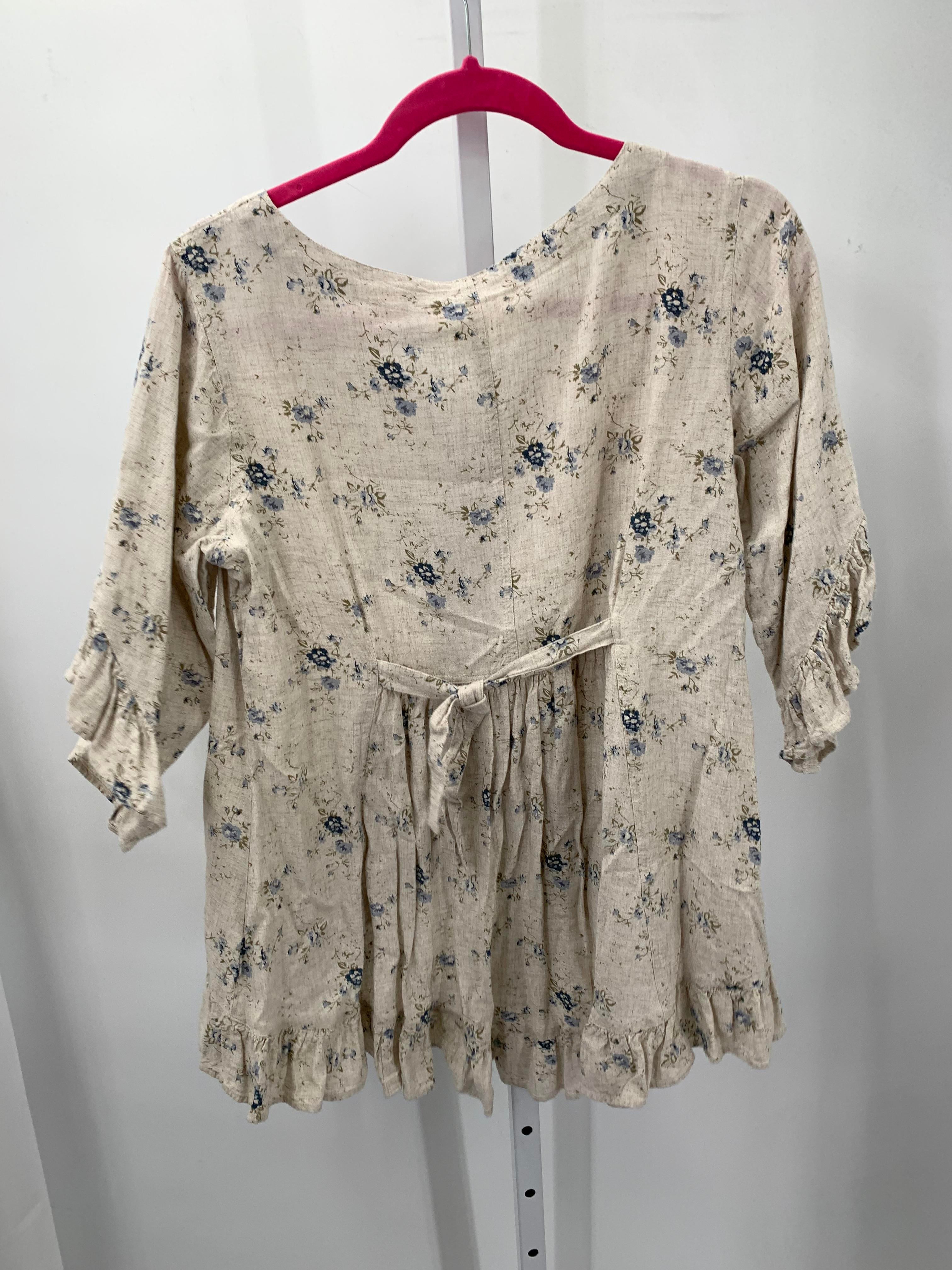 Size Medium Misses Short Sleeve Shirt