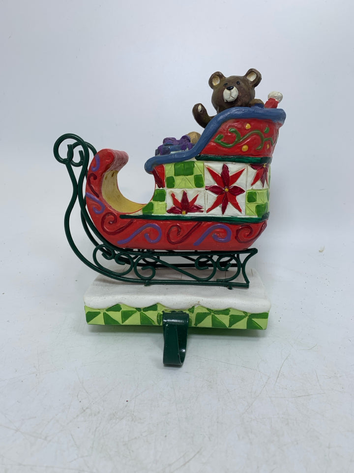 RESIN SLAY W/ PRESENTS/TEDDY BEAR STICKING HOOK.