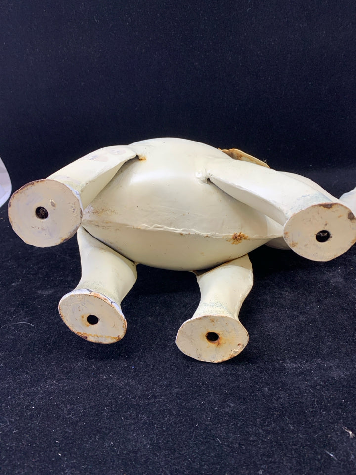 VTG CREAM METAL ELEPHANT WATERING CAN.