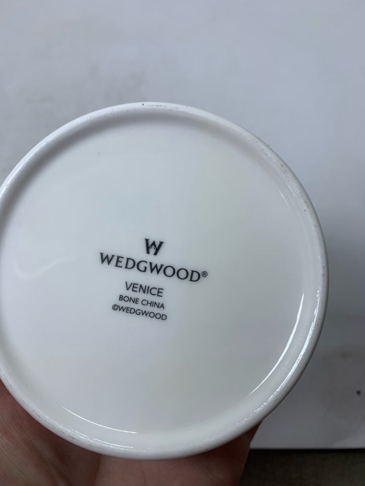 WEDGWOOD BONE CHINA VENICE ROUND RING HOLDER TRINKET BOX.