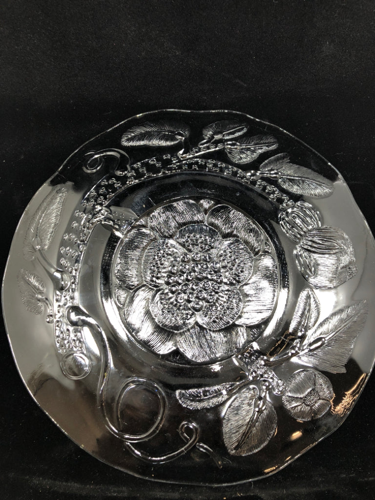 CLEAR GLASS FLORAL PLATTER.