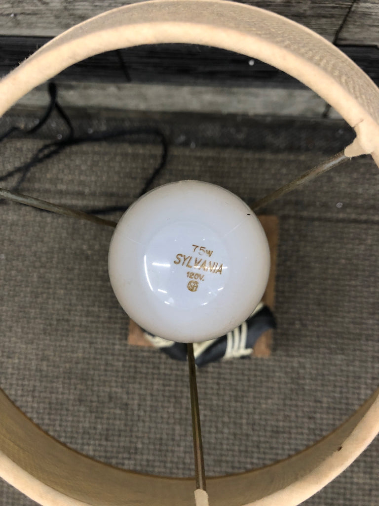 SOCCER THEME LAMP W/TAN SHADE.