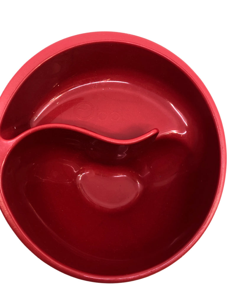 2 GREEN & RED KIDS BOWLS WITH SPOONS.