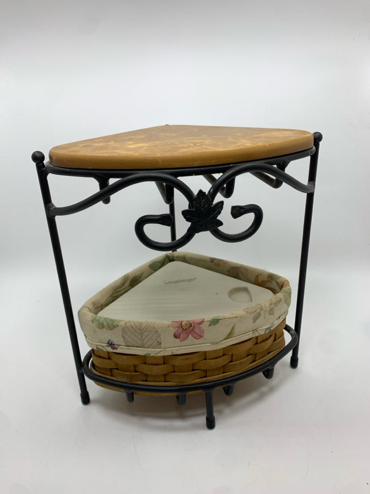 CORNER BASKET IN WROUGHT IRON STAND SET.