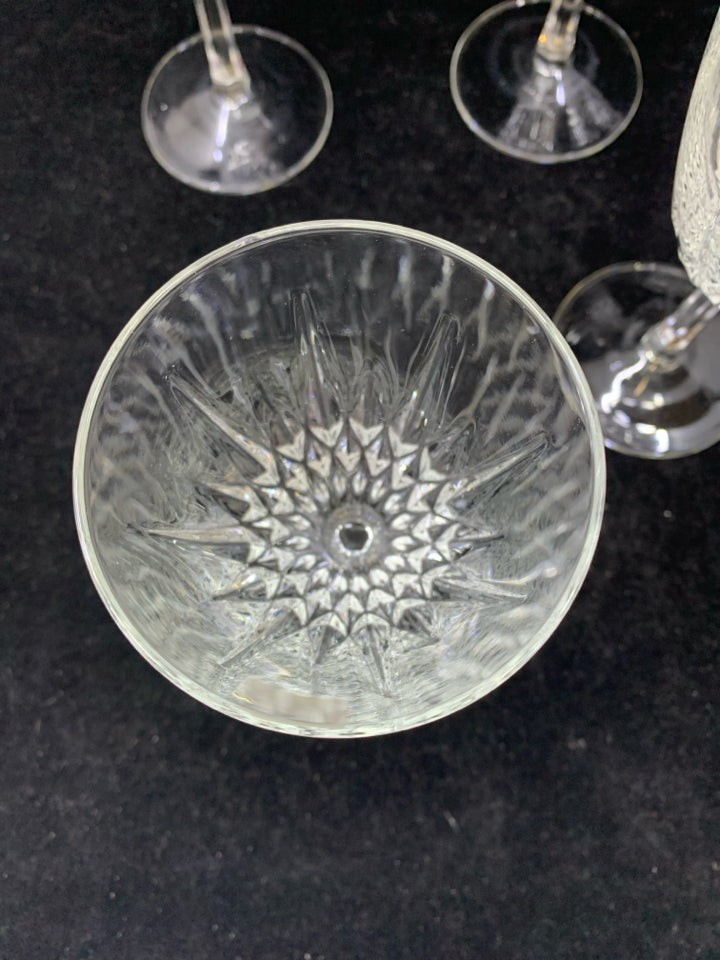 5 CRYSTAL WINE GLASSES LUMINARC.