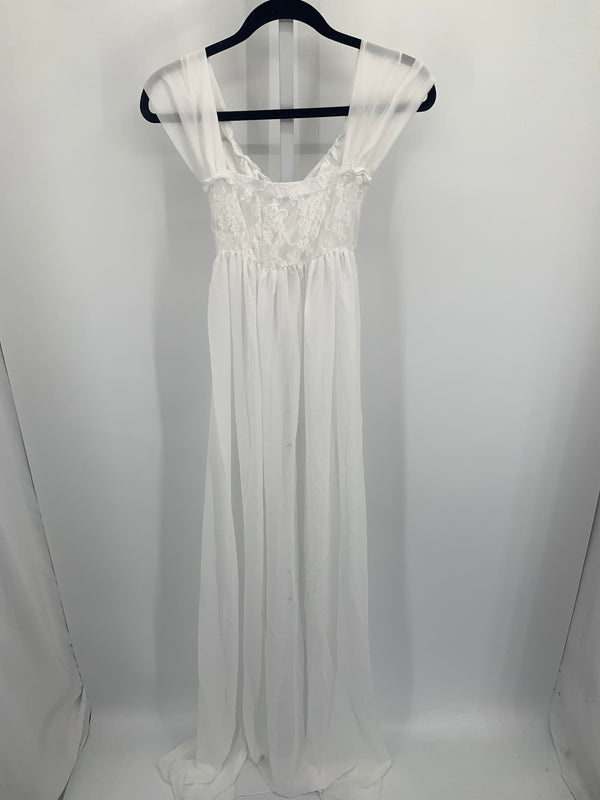 White Size Medium Maternity Sleeveless Dress