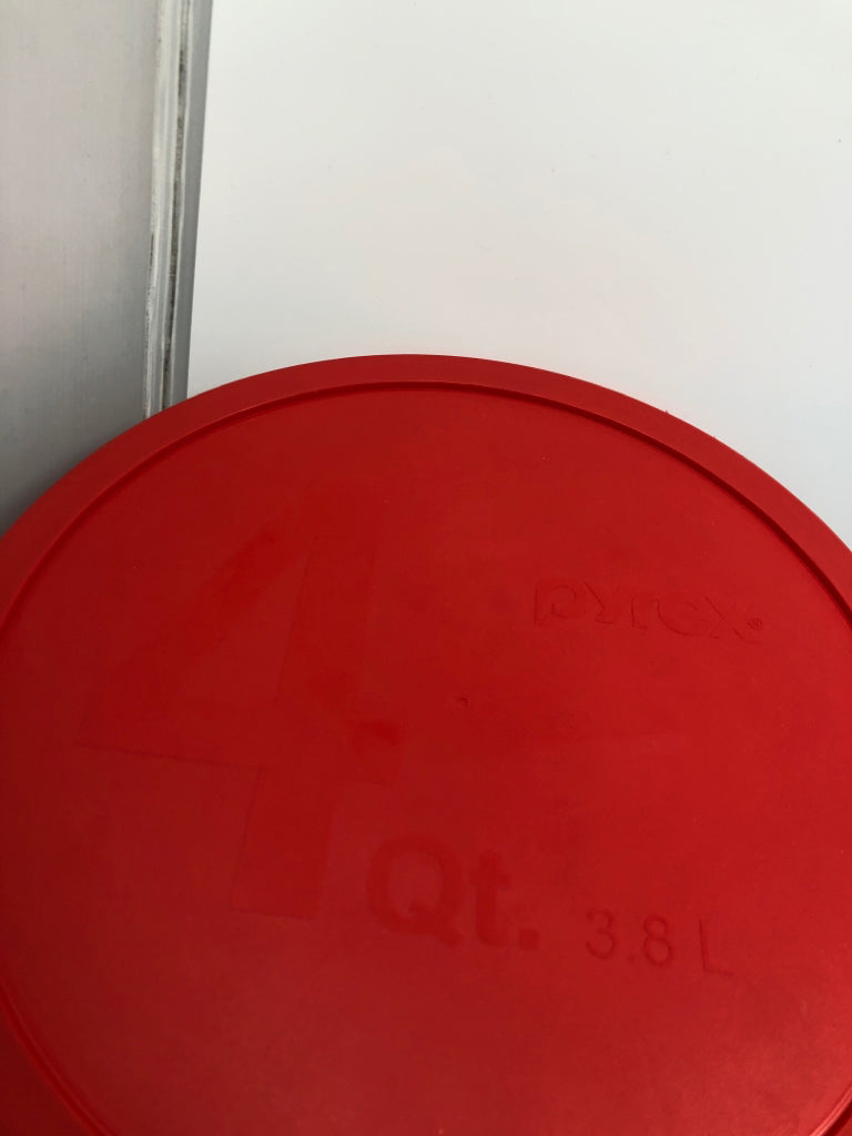 4PC PYREX NESTING BOWLS W/LID.