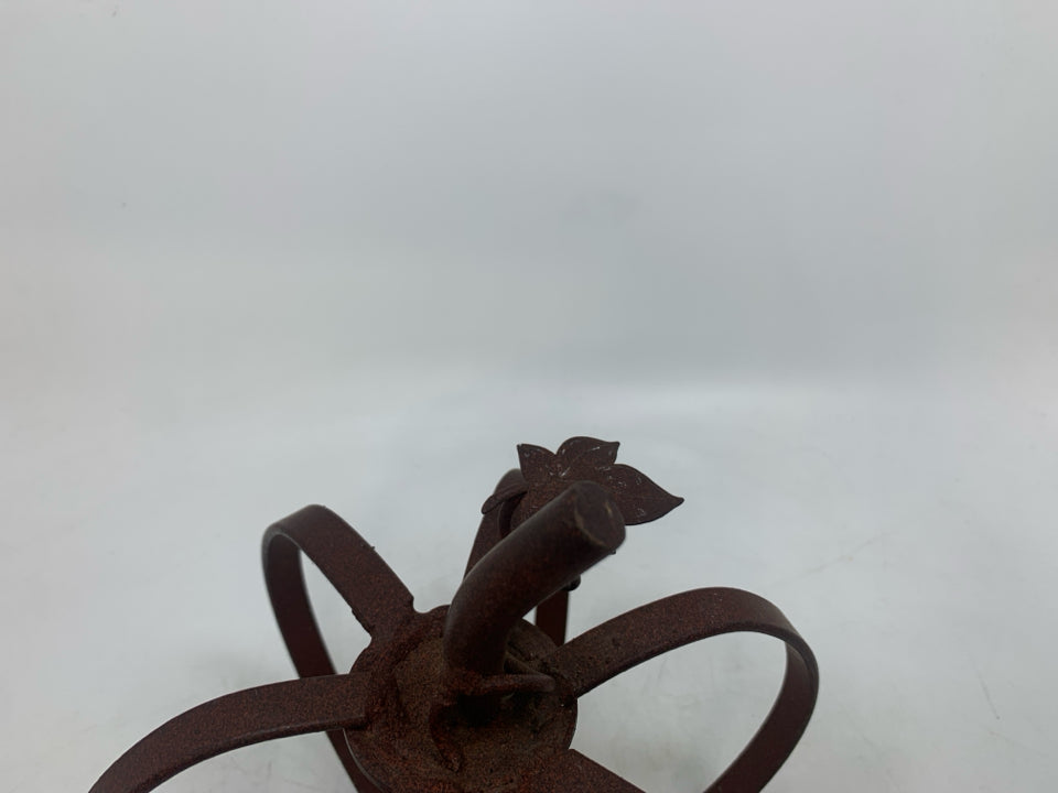 RUST FINISH METAL PUMPKIN.