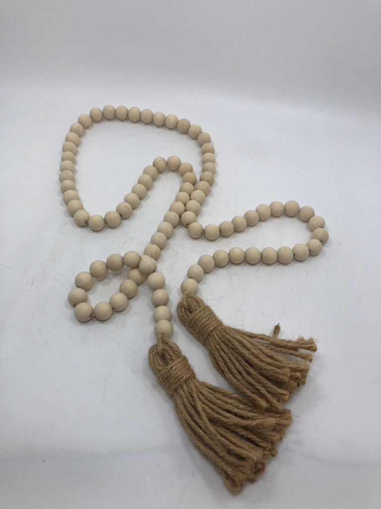 WOOD BEAD GARLAND W/TASSELS.